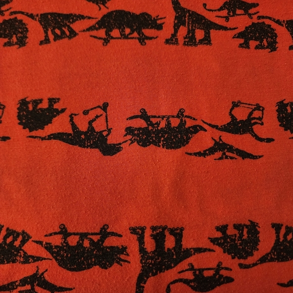 🎉Epic Threads Vibrant Red Tee With Black Dinosaurs Print On Wheels Size: 7 - Picture 5 of 5